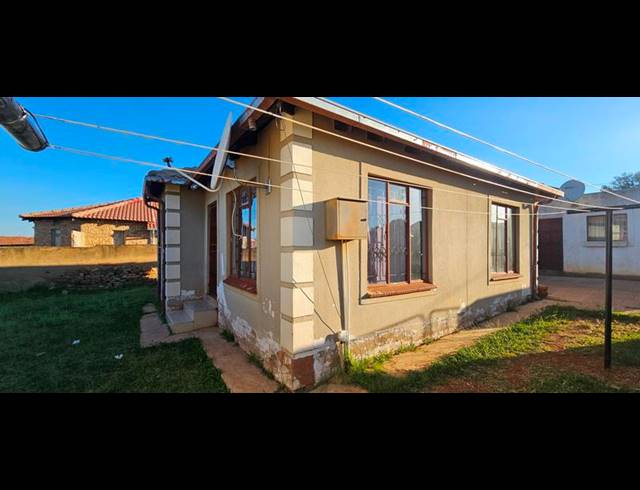 7 BEDROOM HOUSE FOR SALE IN LOTUS GARDENS